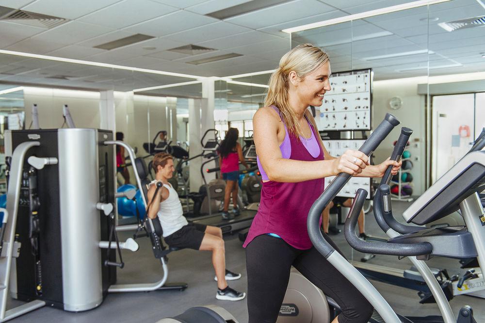 Stamford Plaza Adelaide Hotel Kültér fotó A woman on a cross trainer