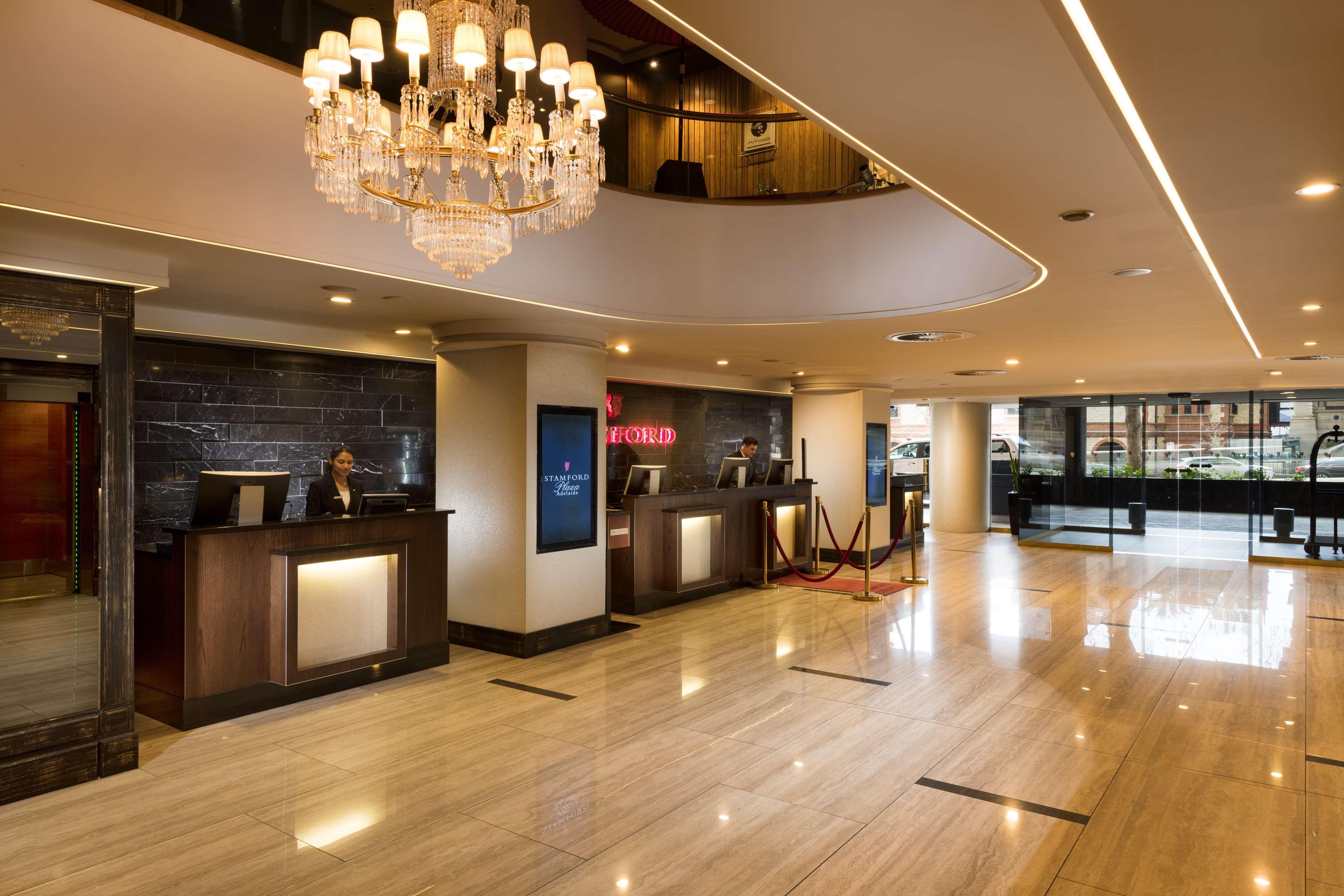 Stamford Plaza Adelaide Hotel Kültér fotó Lobby