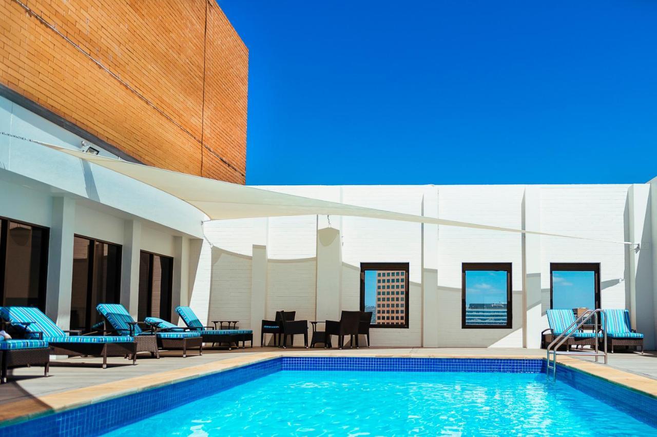 Stamford Plaza Adelaide Hotel Kültér fotó The pool at the W Doha