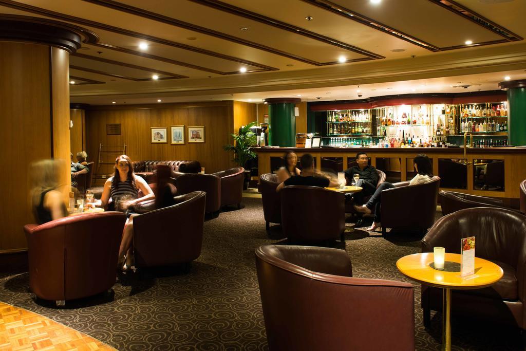 Stamford Plaza Adelaide Hotel Kültér fotó The bar at the hotel