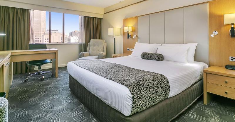 Stamford Plaza Adelaide Hotel Kültér fotó A room at the Hilton San Francisco